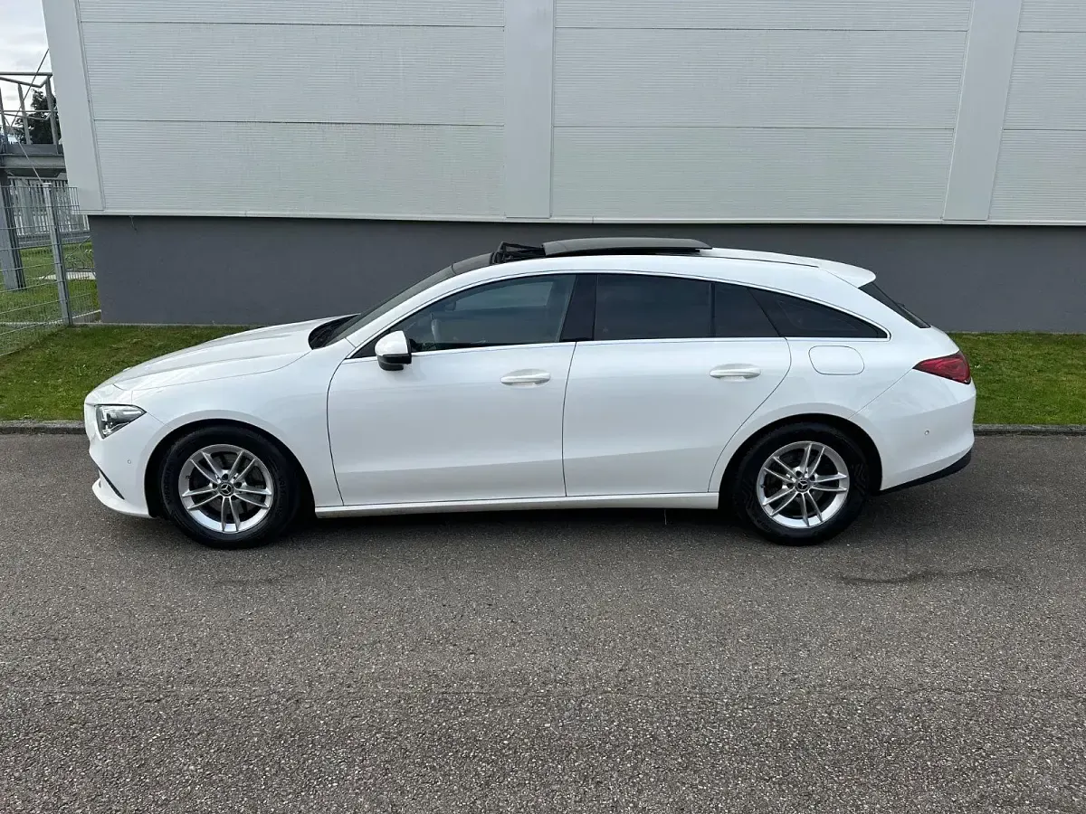 Gebraucht Mercedes CLA180 Shooting Brake 116 PS (85 kW) 2019 Weiß Kombi