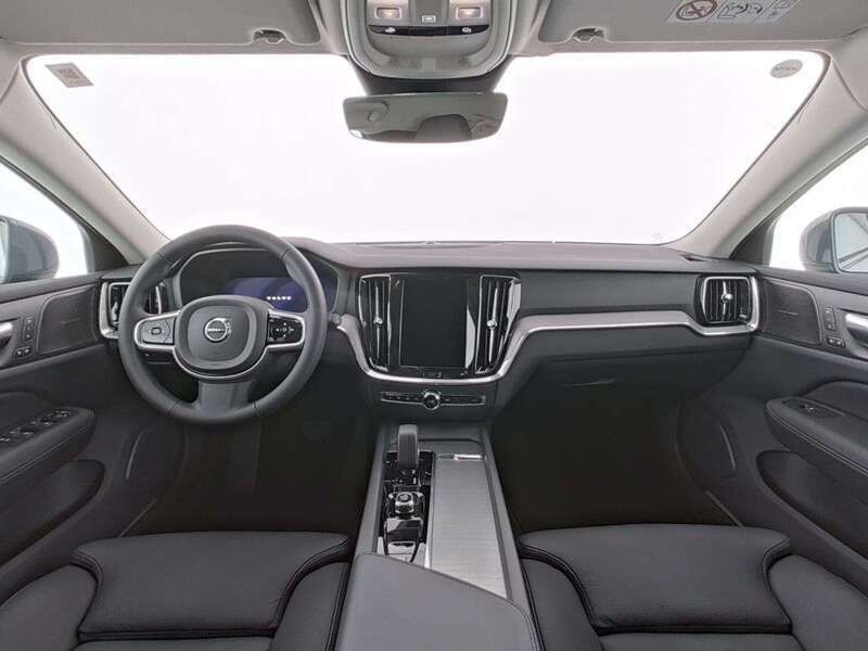 Gebraucht Volvo V60 CC Plus 197 PS (144 kW) 2023 Thunder grey / metallic Kombi