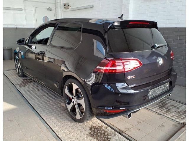 Gebraucht VW Golf VII GTI 230 PS (169 kW) 2017 Deep black perleffekt Limousine