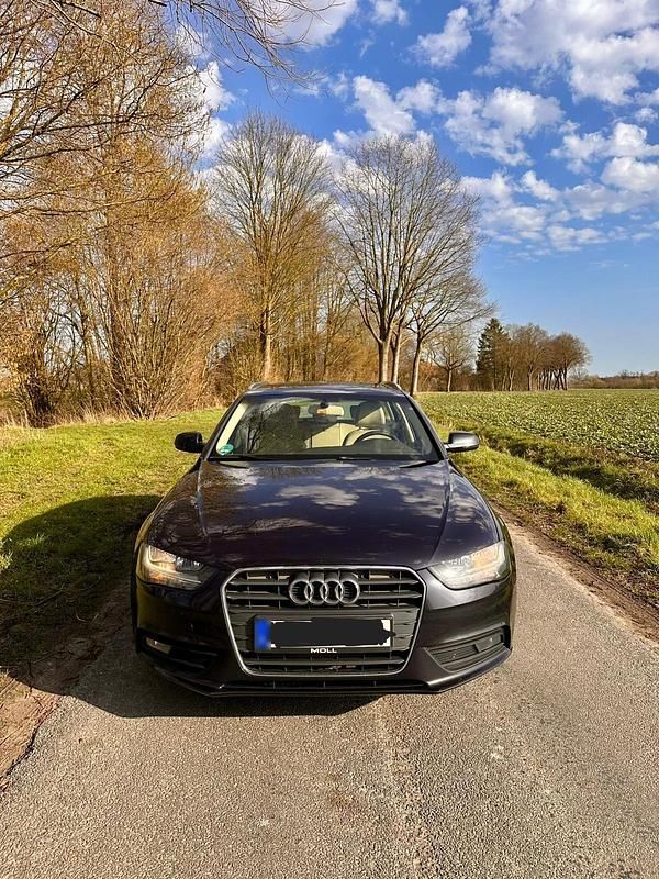 Gebraucht Audi A4 Ambiente 205 PS (150 kW) 2014 Blau Kombi