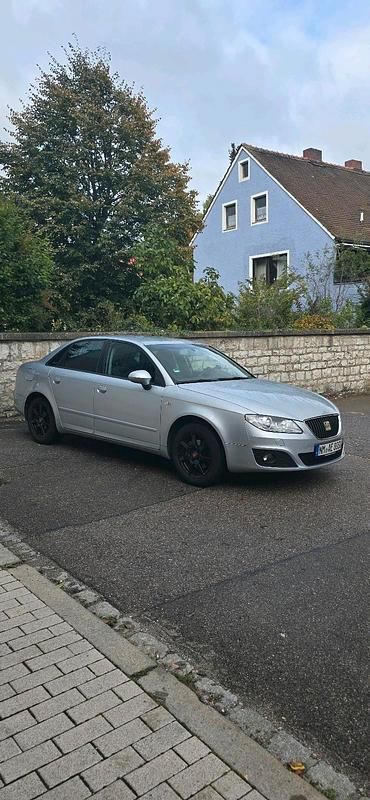 Grau Gebraucht 2009 Seat Exeo Limousine | 5.000 € - Bild 1/4
