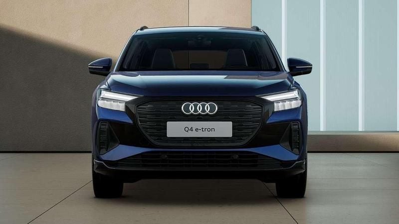 Gebraucht Audi Q4 e-tron Ambiente 210 kW (286 PS) 2025 Navarrablau metallic SUV