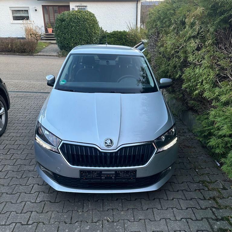 Gebraucht Skoda Fabia Cool Plus 60 PS (44 kW) 2019 Silber Limousine