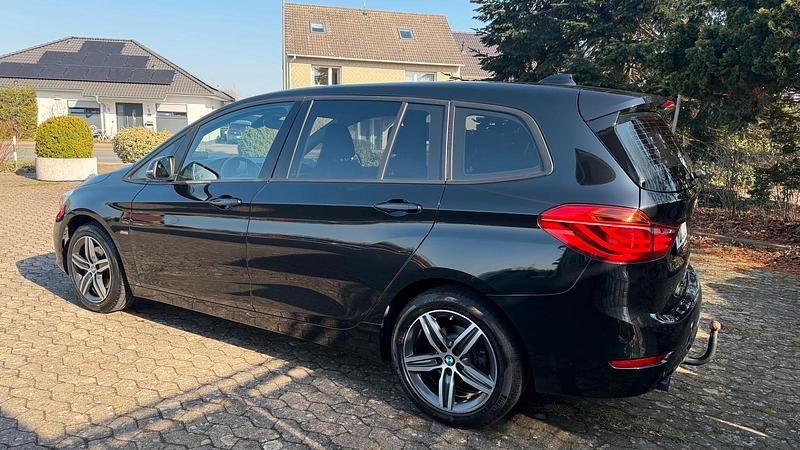 Second-hand BMW 218 150 CP (110 kW) 2016 Negru Break