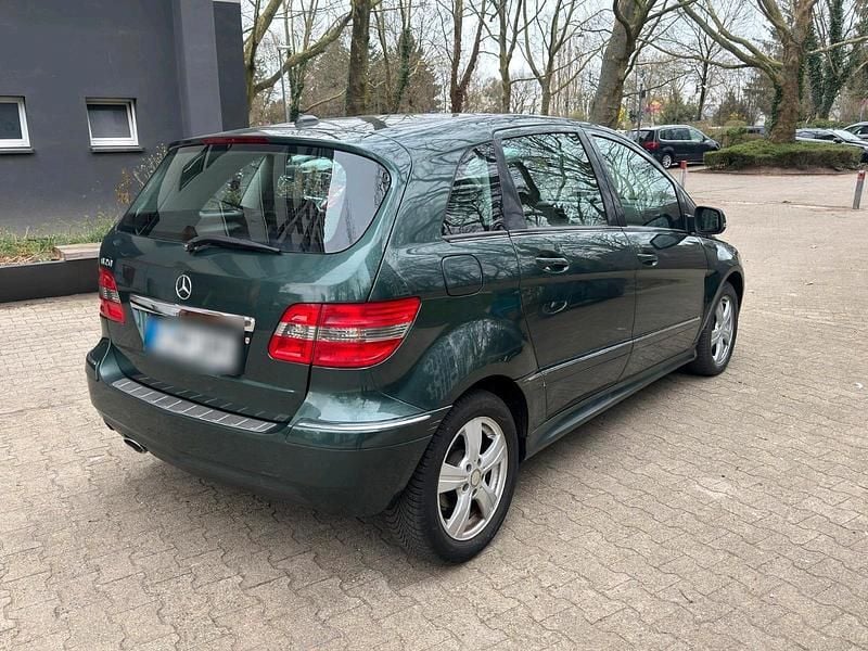Gebraucht Mercedes B200 2010 Braun Van / Kleinbus