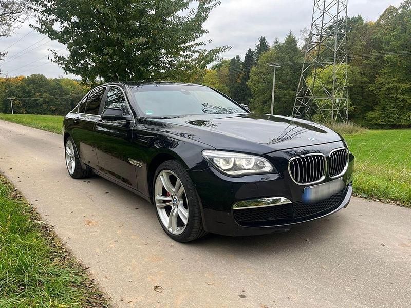 Gebraucht BMW 730 Comfort Edition 258 PS (189 kW) 2014 Schwarz Limousine
