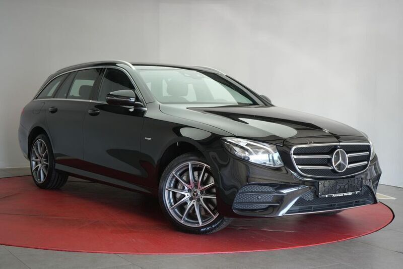 Schwarz Gebraucht 2020 Mercedes E400 AMG Limousine | 36.490 € (Superpreis) - Bild 1/4