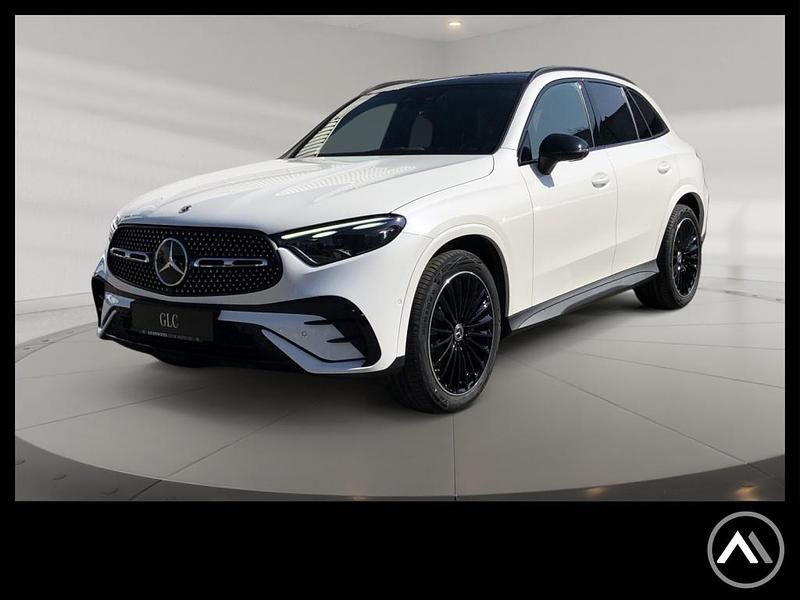 Weiss manufaktur lack manufaktur opalithweiss bright Gebraucht 2025 Mercedes GLC300 SUV | 69.870 € (Fairer Preis) - Bild 1/4