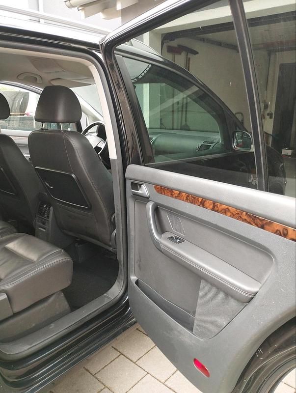 Gebraucht VW Touran Highline 140 PS (102 kW) 2009 Schwarz Van / Kleinbus