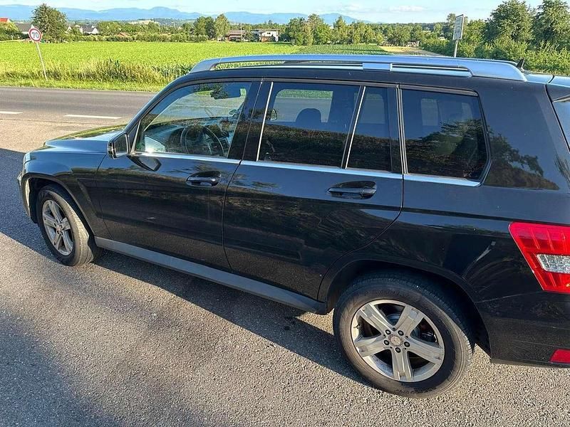 Schwarz Gebraucht 2009 Mercedes GLK350 SUV | 10.000 € (Fairer Preis) - Bild 1/4