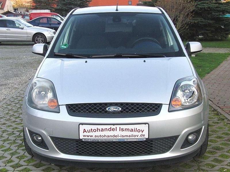 Gebraucht Ford Fiesta 80 PS (58 kW) 2007 Silber Kleinwagen
