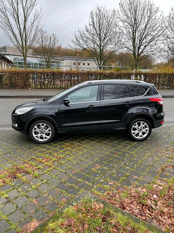 Gebraucht Ford Kuga 179 PS (131 kW) 2014 Schwarz SUV