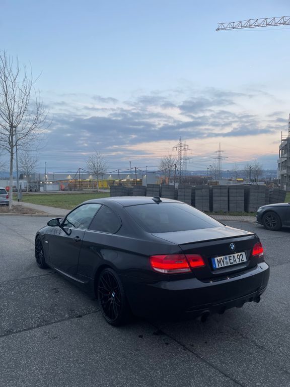 Schwarz Gebraucht 2008 BMW 335 Performance Coupé | 11.850 € (Superpreis) - Bild 1/4