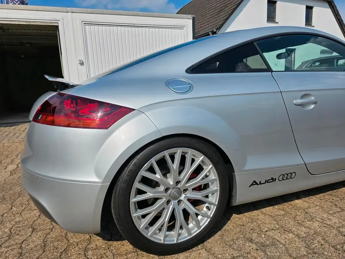 Gebraucht Audi TT 170 PS (125 kW) 2011 Silber Coupé