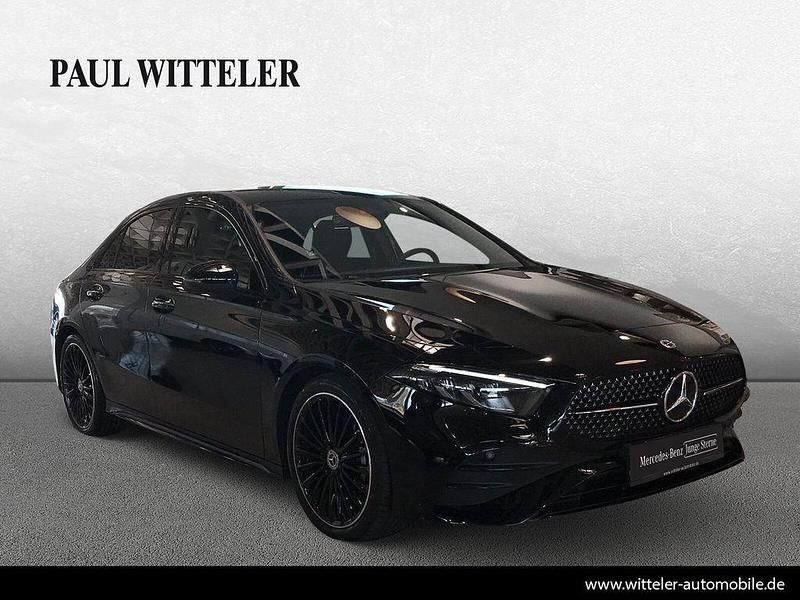 Gebraucht Mercedes A200 AMG line 150 PS (110 kW) 2024 Lack kosmosschwarz Limousine