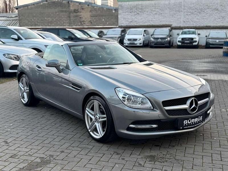 Gebraucht Mercedes SLK250 204 PS (150 kW) 2012 Palladiumsilbermetallic Cabrio