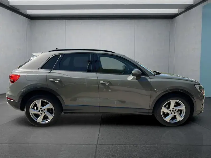 Gebraucht Audi Q3 150 PS (110 kW) 2025 Grau SUV