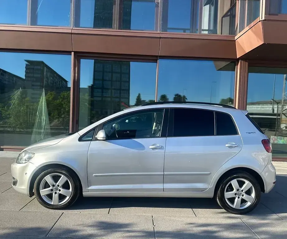 Gebraucht VW Golf Plus Cross 122 PS (89 kW) 2010 Silber Van / Kleinbus