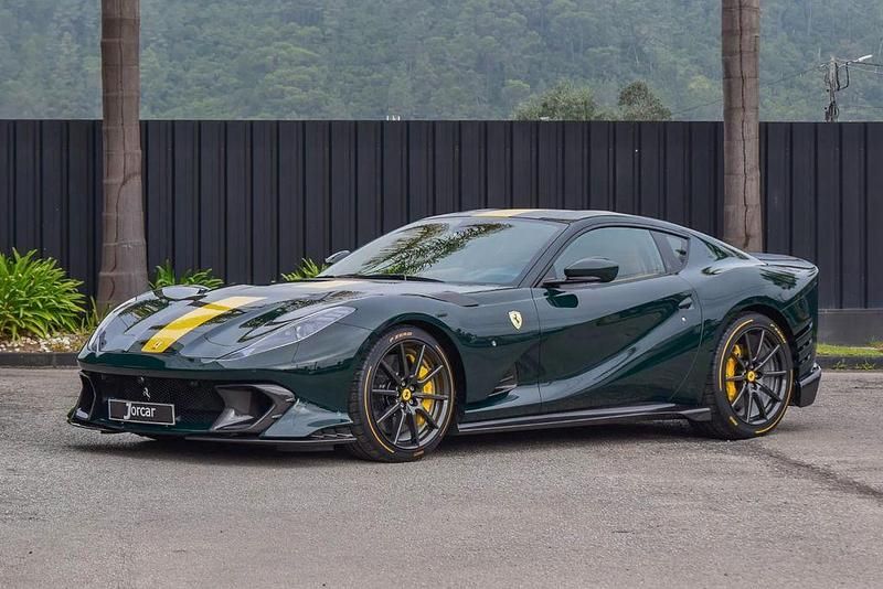 Grün Gebraucht 2023 Ferrari 812 | 1.549.000 € - Bild 1/4