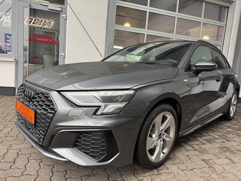 Grau Gebraucht 2024 Audi A3 Sportback S-Line Kleinwagen | 34.990 € (Guter Preis) - Bild 1/4