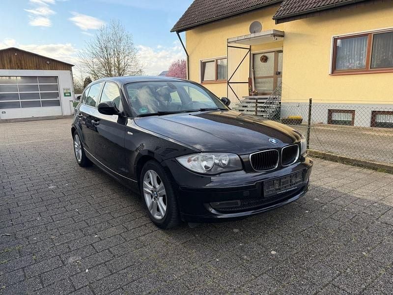 Gebraucht BMW 118 Advantage 143 PS (105 kW) 2011 Schwarz Kleinwagen
