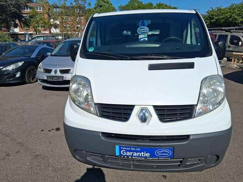 Second-hand Renault Trafic 114 CP (83 kW) 2012 Alb Monovolum