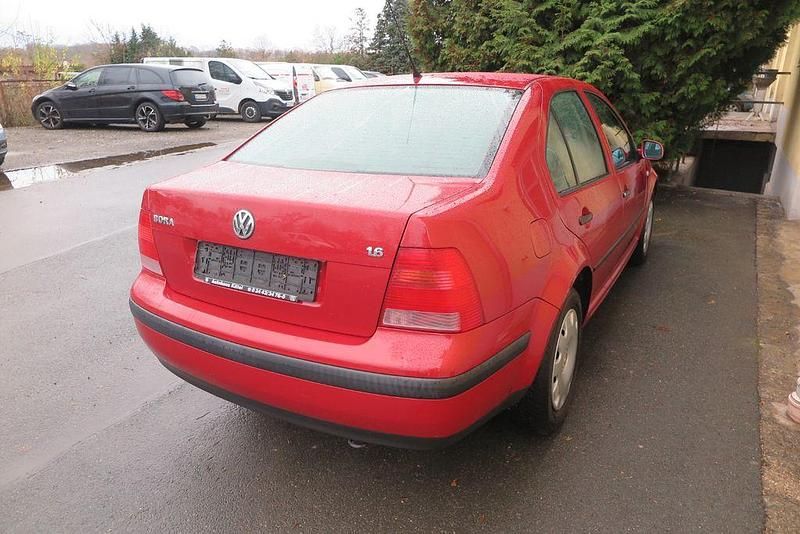 Gebraucht VW Bora 105 PS (77 kW) 2000 Rot Limousine