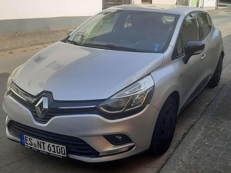 Silber Gebraucht 2016 Renault Clio IV LIMITED Kleinwagen | 7.850 € (Superpreis) - Bild 1/4