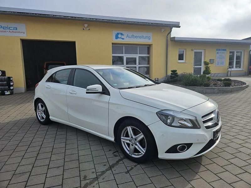 Weiß Gebraucht 2014 Mercedes A180 Limousine | 10.500 € (Guter Preis) - Bild 1/4