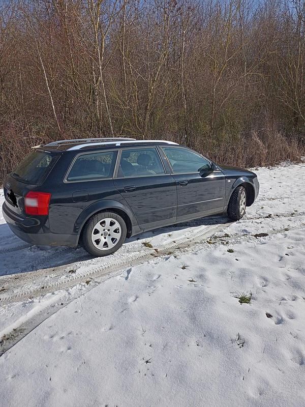 Gebraucht Audi A4 131 PS (96 kW) 2002 Schwarz Kombi