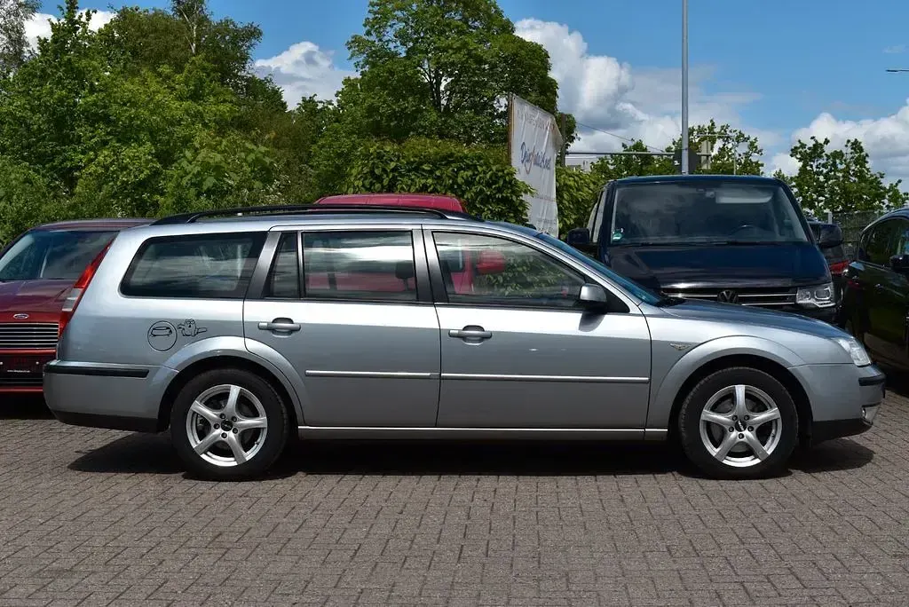 Gebraucht Ford Mondeo Trend 131 PS (96 kW) 2007 Silber Limousine