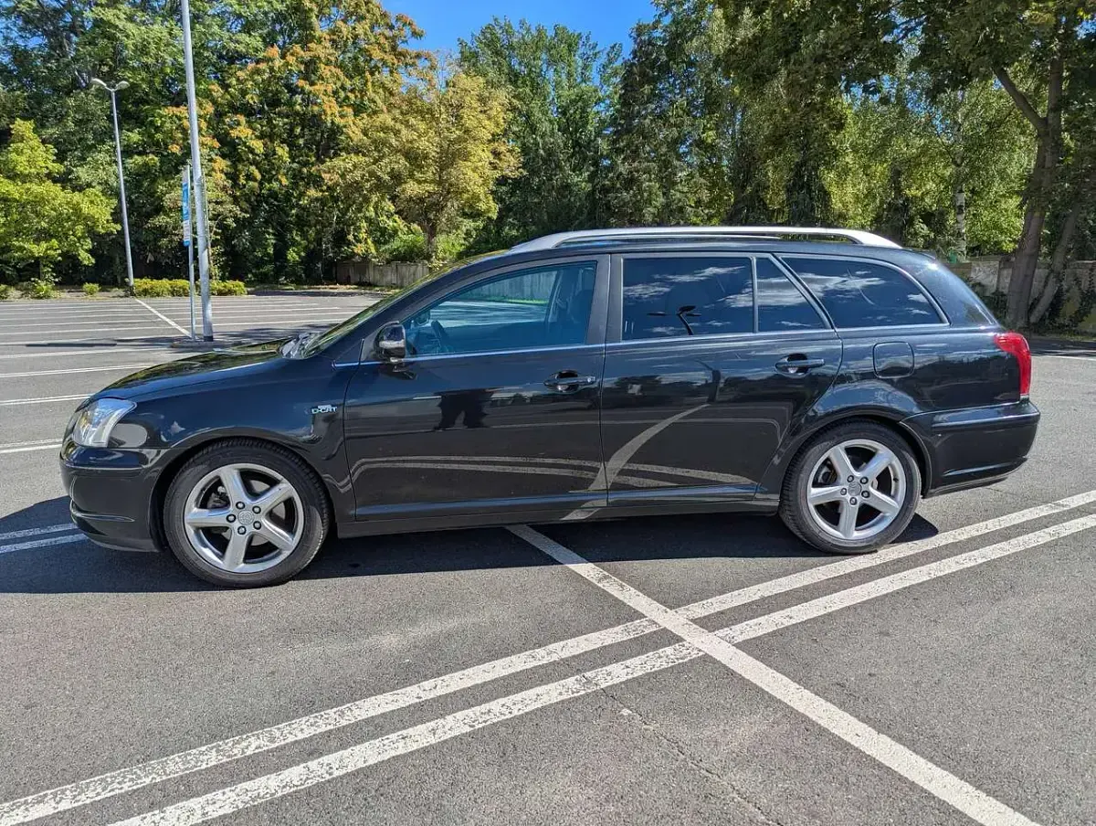Gebraucht Toyota Avensis Sol 177 PS (130 kW) 2008 Schwarz Kombi