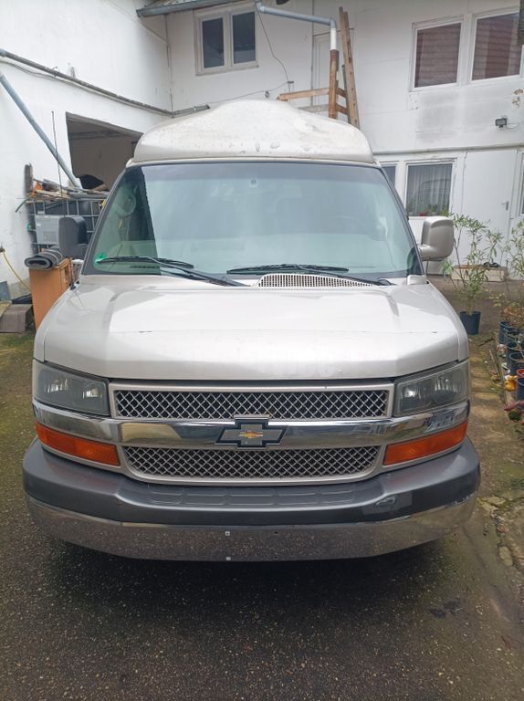Second-hand Chevrolet Express 290 CP (213 kW) 2006 Argintiu Monovolum