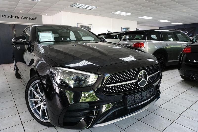 Obsidianschwarz Gebraucht 2021 Mercedes E300 AMG line Limousine | 39.950 € (Etwas zu teuer) - Bild 1/4