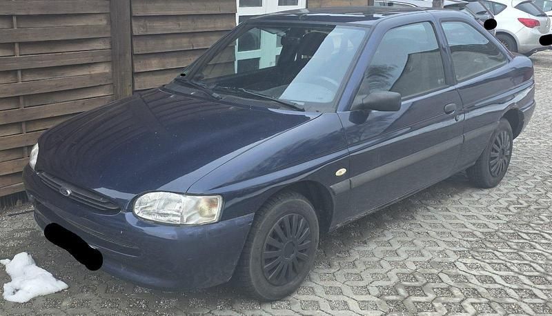 Gebraucht Ford Escort 75 PS (55 kW) 1996 Blau Kleinwagen