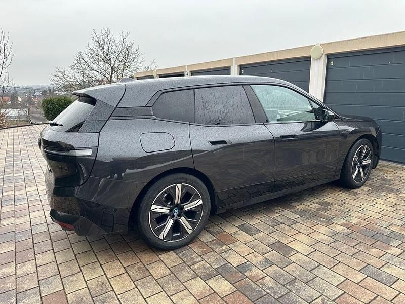 Gebraucht BMW iX 455 kW (619 PS) 2023 Grau SUV