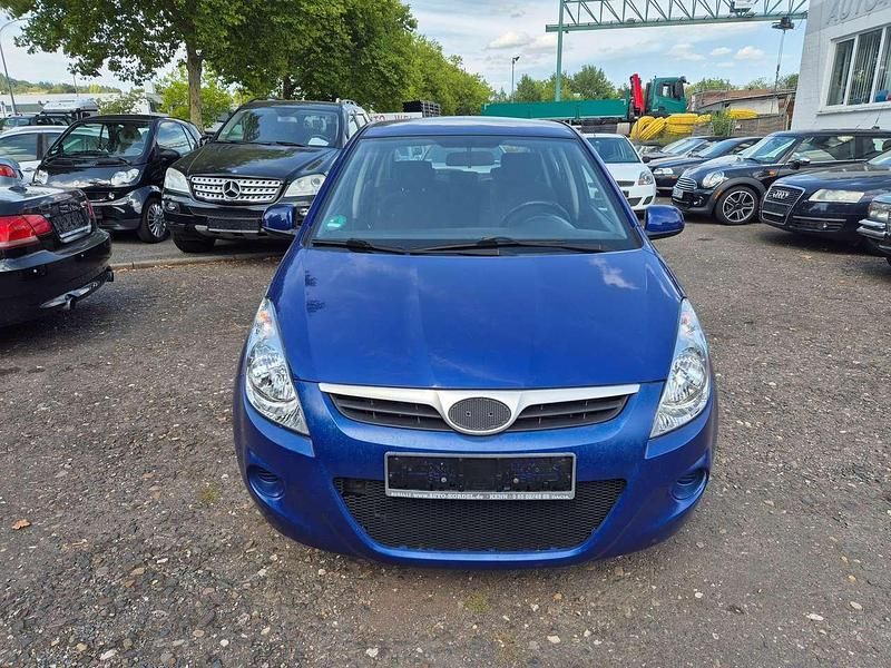 Gebraucht Hyundai i20 Comfort 77 PS (56 kW) 2012 Blau Limousine
