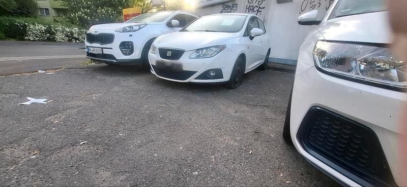 Usata Seat Leon 75 CV (55 kW) 2010 Bianco Utilitaria
