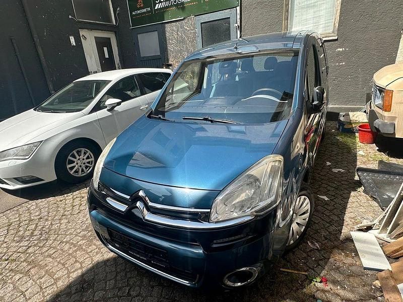 Blau Gebraucht 2013 Citroën Berlingo Van / Kleinbus | 8.350 € (Etwas zu teuer) - Bild 1/4