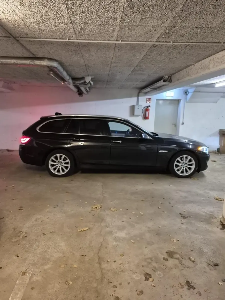 Gebraucht BMW 525 Luxury Line 218 PS (160 kW) 2012 Schwarz Kombi
