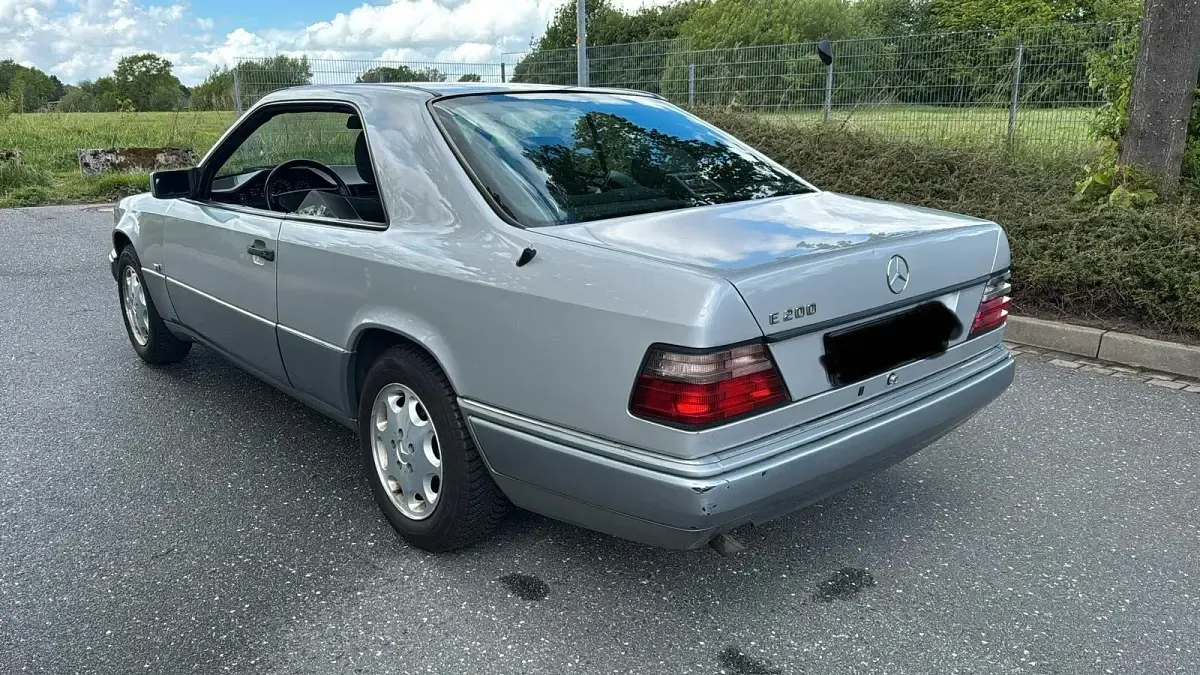 Gebraucht Mercedes 200 136 PS (100 kW) 1996 Silber Coupé
