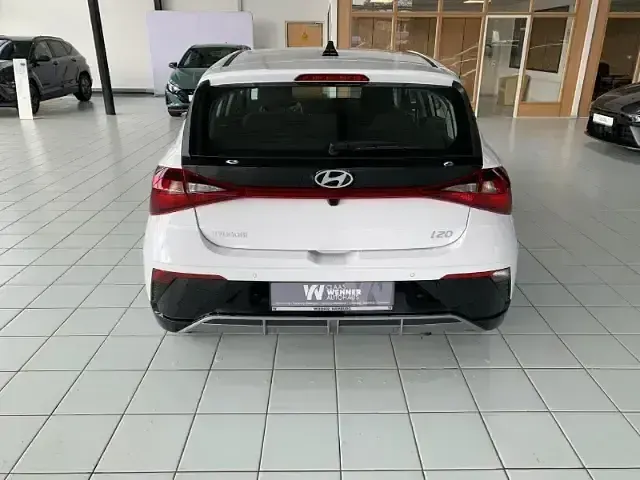 Gebraucht Hyundai i20 Select 101 PS (74 kW) 2025 Weiss Kleinwagen