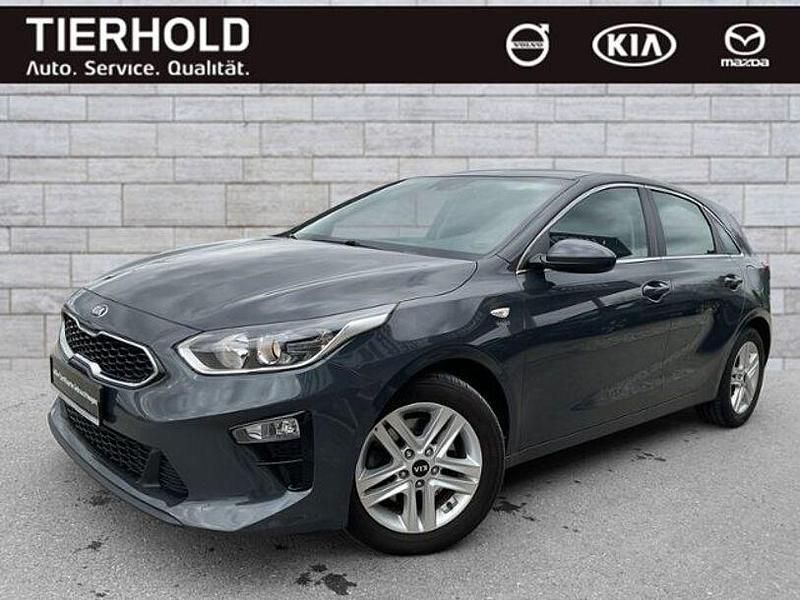 Usado Kia Ceed Vision 140 HP (102 kW) 2020 Cinzento Citadino