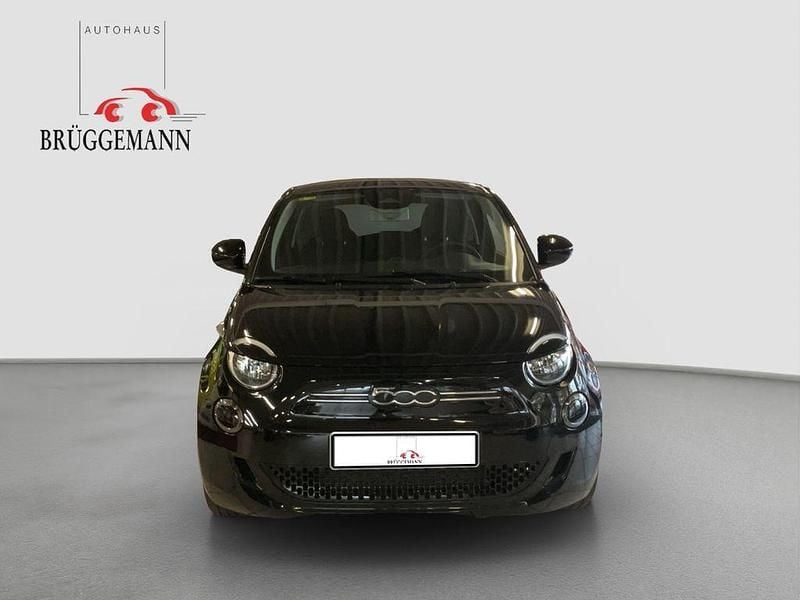 Gebraucht Fiat 500e Action 69 kW (95 PS) 2022 Schwarz Kleinwagen