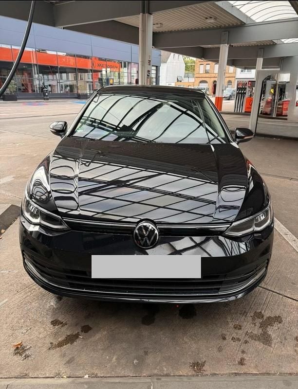 Schwarz Gebraucht 2023 VW Golf VIII Move Kleinwagen | 23.350 € (Superpreis) - Bild 1/4