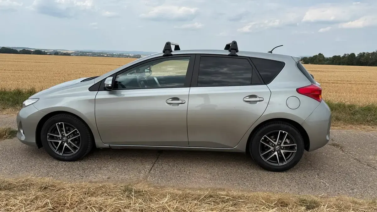Gebraucht Toyota Auris 90 PS (66 kW) 2012 Grau Kleinwagen