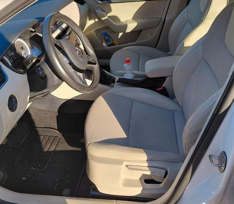 Gebraucht Skoda Octavia Style 116 PS (85 kW) 2019 Weiß Limousine