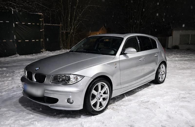 Silber Gebraucht 2005 BMW 116 Kleinwagen | 3.200 € (Fairer Preis) - Bild 1/4