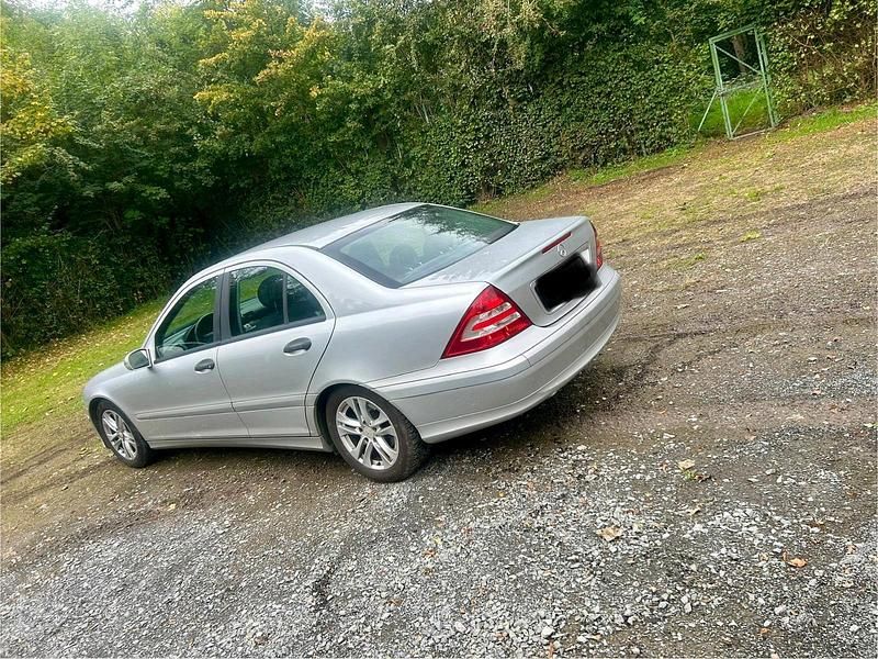 Gebraucht 2005 Mercedes C220 Limousine | 2.799 € (Fairer Preis) - Bild 1/4