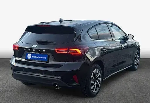 Neu Ford Focus Titanium 125 PS (91 kW) 2025 Schwarz Limousine